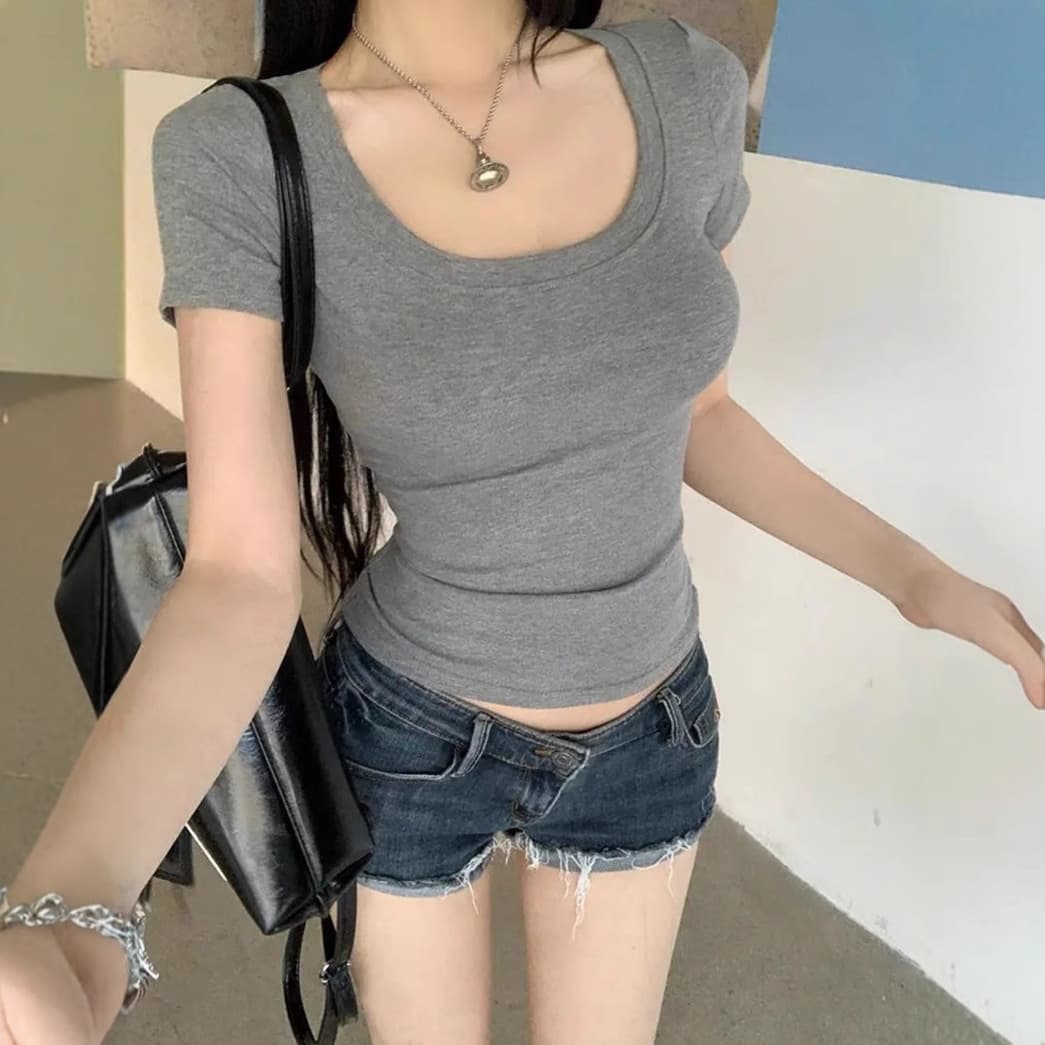 Tight-fitting T-shirt, right shoulder, large U-neck, high-quality bottoming shirt, spring and summer low-neck, short-sleeved, slim, versatile top for women 4