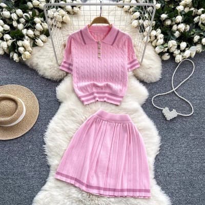 Summer new versatile sweater two-piece suit for women, retro contrasting short-sleeved top + high-waisted pleated skirt 8