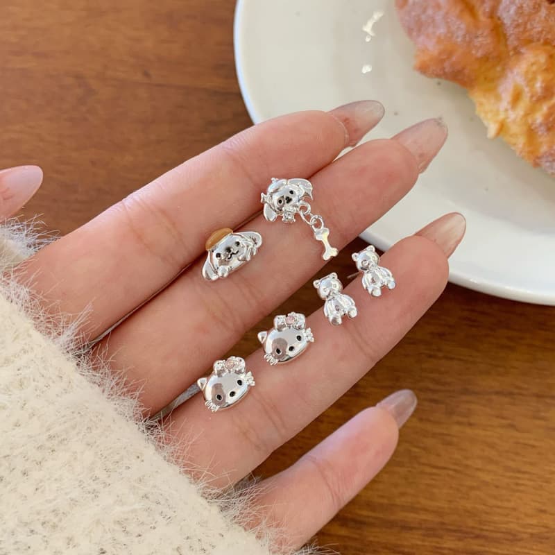 Cartoon Cute Silver Small Earrings for Women Silver Needle Temperament Puppy Cat Small Simple Daily Versatile Student Earrings 3