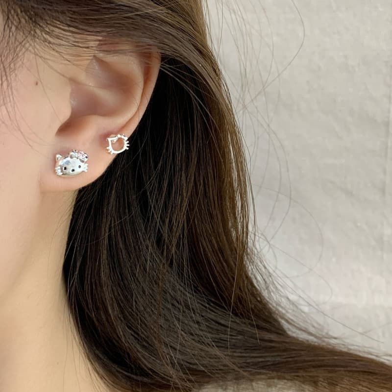 Cartoon Cute Silver Small Earrings for Women Silver Needle Temperament Puppy Cat Small Simple Daily Versatile Student Earrings 4
