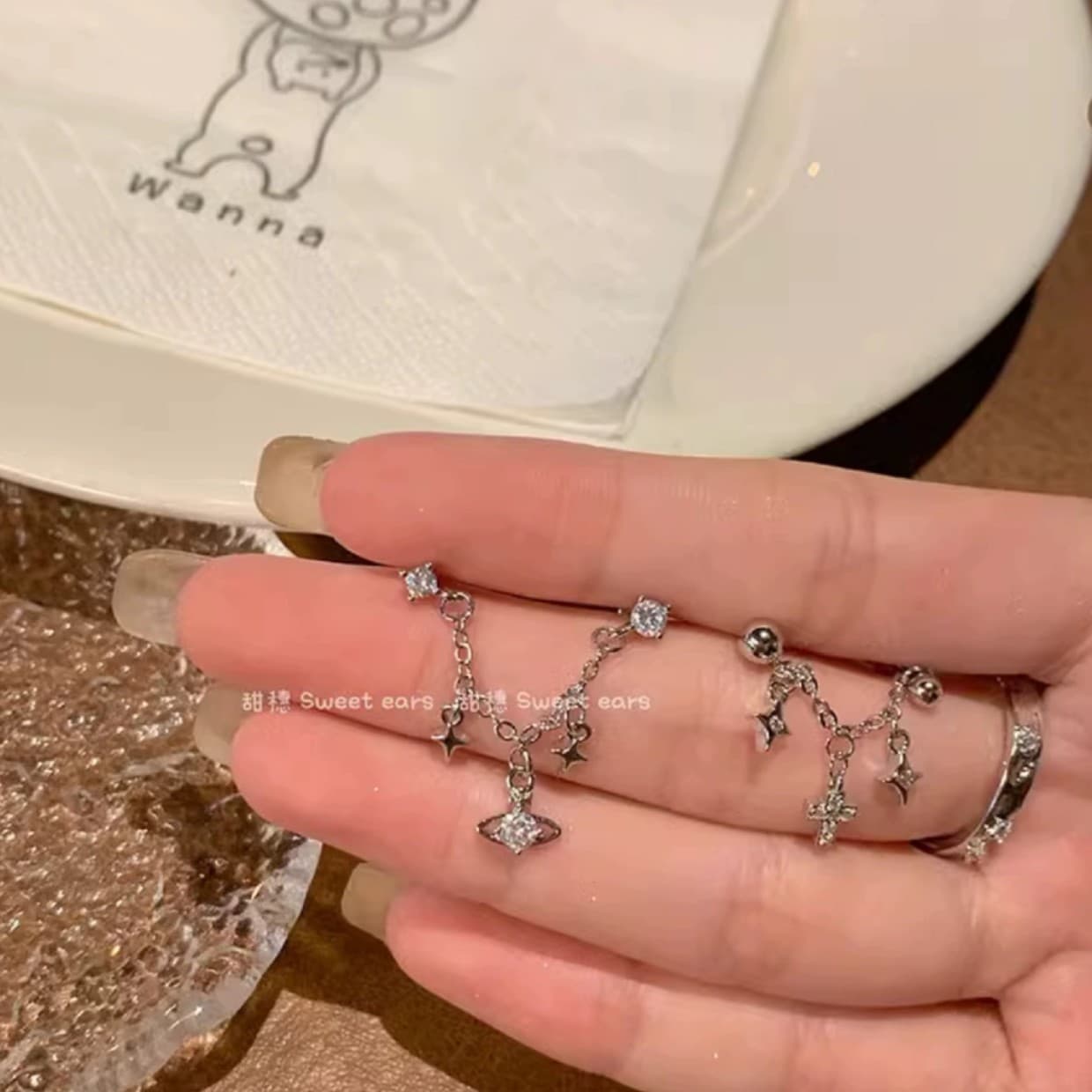 Little Planet Chain Ear Bone Nail Double Ear Hole Ear Bone Chain Cochlear Chain Flat Bottom Twist Buckle Cross Ear Nail Sweet and Cool 1