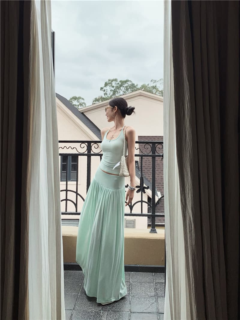 Suit skirt women's spring vacation style lazy long skirt skirt pure desire hollow camisole sleeveless top 8