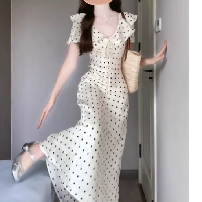 French polka dot puff sleeve dress for women, summer seaside vacation, gentle style, waist-cinching style, unique and beautiful little skirt 2