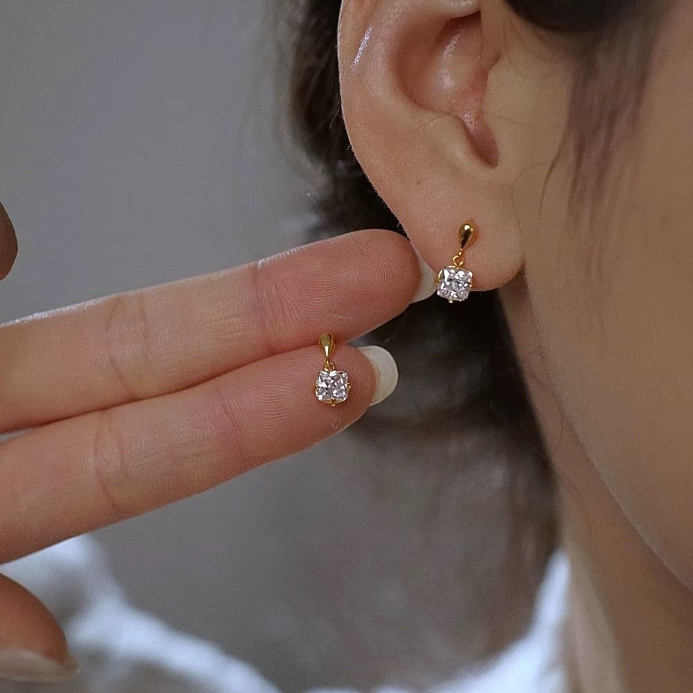 Factory direct supply S925 sterling silver gold-plated French sugar cube earrings for women princess style water drop square zircon earrings summer 4