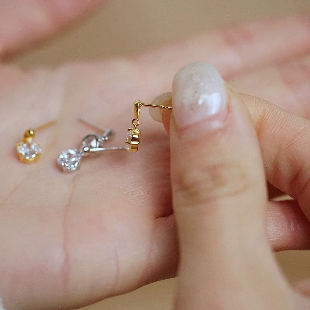 Factory direct supply S925 sterling silver gold-plated French sugar cube earrings for women princess style water drop square zircon earrings summer 5