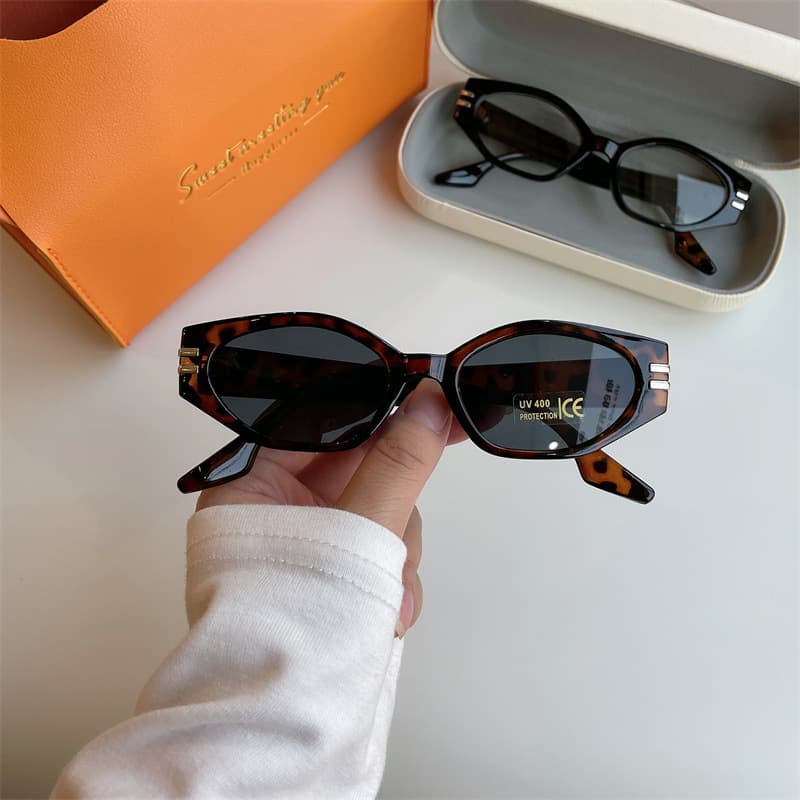Children's Hong Kong style personalized street sunglasses for boys and girls, Korean style fashionable and versatile retro cat-eye irregular sunglasses 8