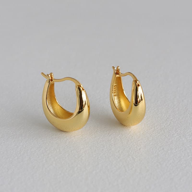 Maisi Cartoon Body S925 Sterling Silver Crescent Basic Versatile Earrings Women's Extremely Simple and Cold Style Earrings 7