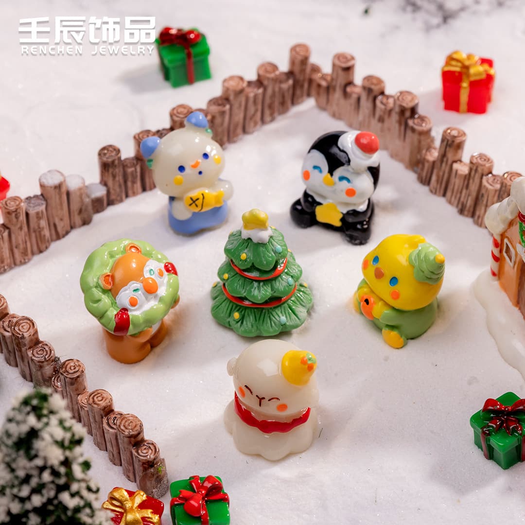 Christmas small animal microscopic scene Christmas snow scene diy resin craft decoration accessories desktop car decoration 5
