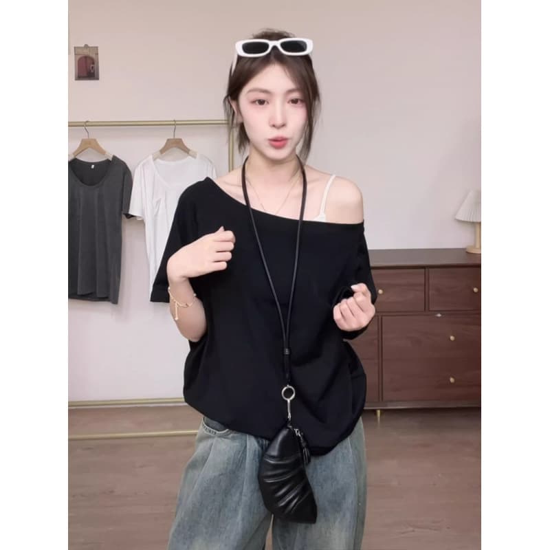 One-piece oblique shoulder short-sleeved women's T-shirt one-shoulder 2025 new women's loose lazy slouchy off-shoulder top 4