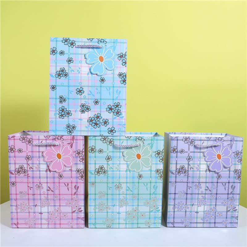 Mother's Day White Card Handbag Flower Season Gift Packaging Spot Wholesale Blue Petal Paper Gift Bag 7