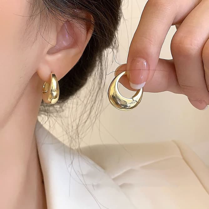 European and American fashionable light luxury geometric earrings, personalized niche design, high-end earrings, versatile retro earrings 8