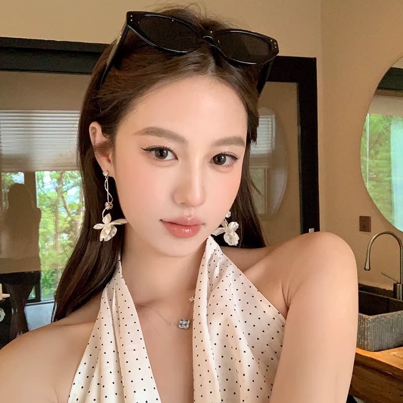 Native cold tea French flower long earrings women's summer high-end light luxury holiday earrings 3