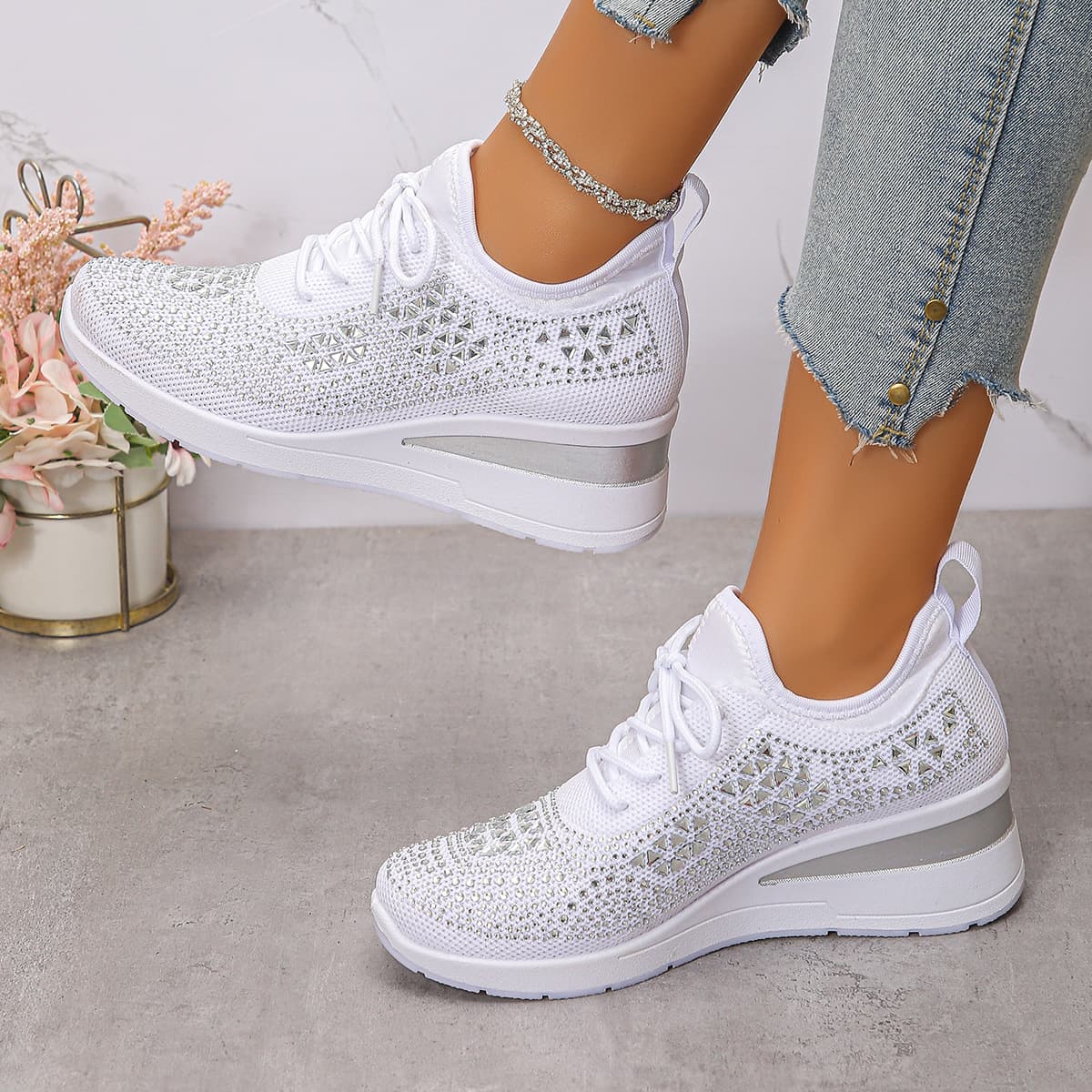 Cross-border rhinestone lace-up women's casual shoes low-cut sports fashion style foreign trade wholesale daily commuting suitable for comfort 3