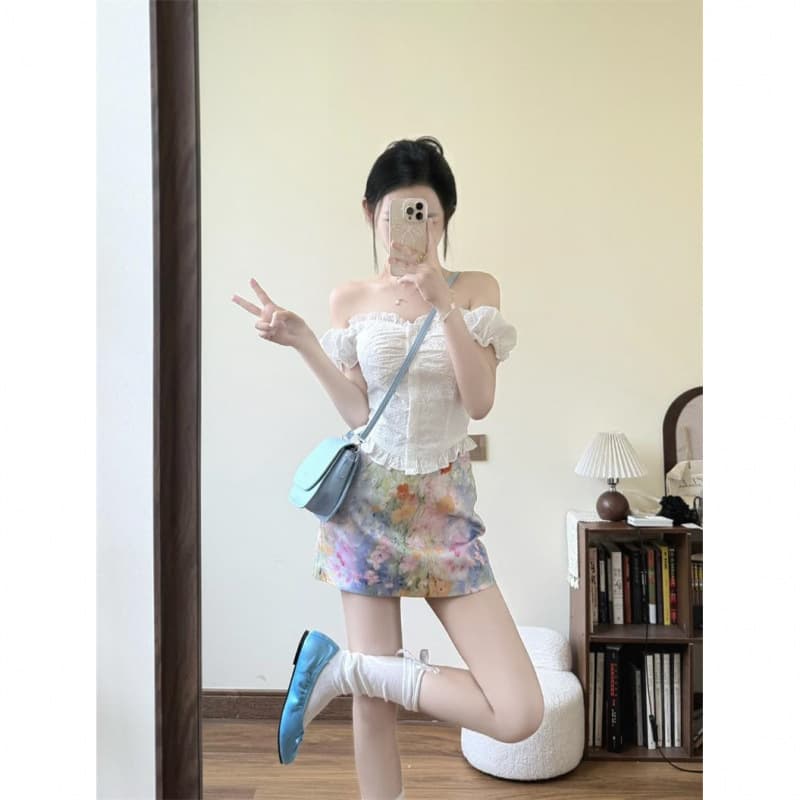 Hot girl suit French hollow waist short-sleeved shirt women's summer blooming flower skirt hip-covering skirt two-piece set 1