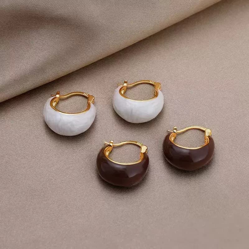 New retro cool earrings Maillard fashionable earrings niche design simple light luxury earrings 2