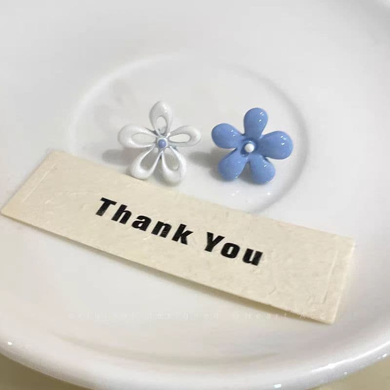 Dopamine Hollow Contrast Color Exquisite Sweet Little Flower Earrings Cute Sweet Temperament Fashionable Versatile Earrings for Women Trendy 8