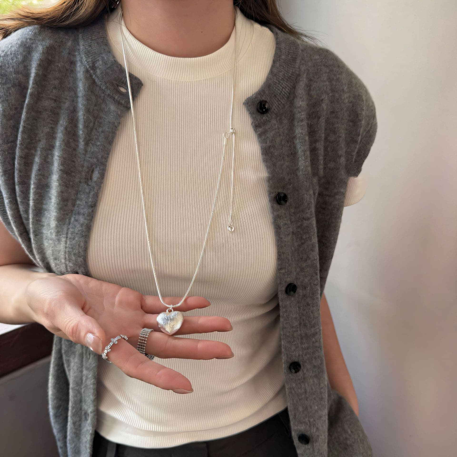 Brushed water drop love pendant pull-out necklace simple high-end sweater chain niche cold style necklace jewelry 2