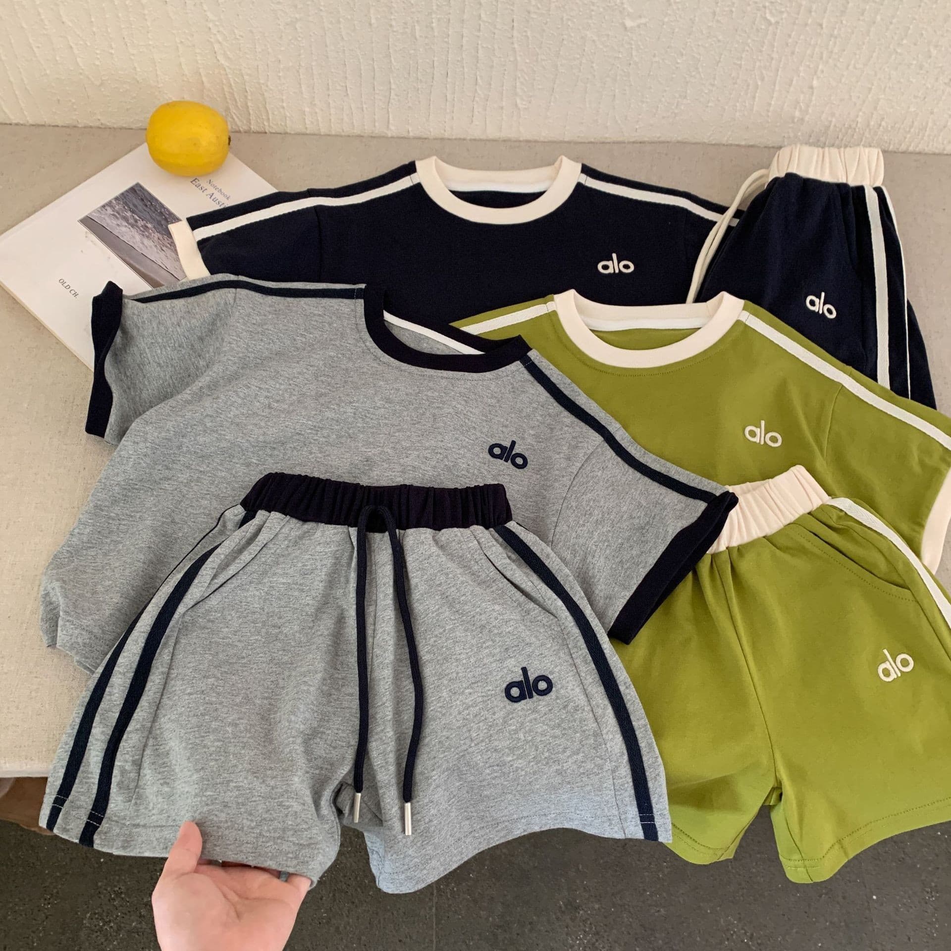 Children's suit 25 summer Japanese fashion brand embroidered cotton short-sleeved baby and child sports and leisure two-piece set for boys and girls 1