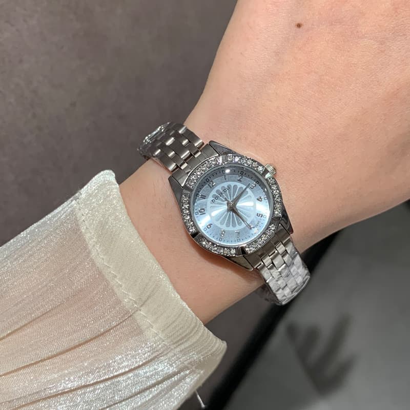 DOUKOU watch women's small fresh blue daisy diamond small dial exquisite women's watch cross-border best-selling quartz watch 9