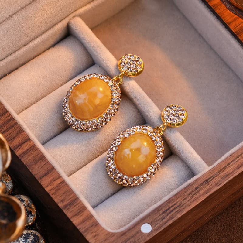 Beeswax jade inlaid zircon earrings necklace ring three-piece set women's retro light luxury jewelry ring wholesale 7