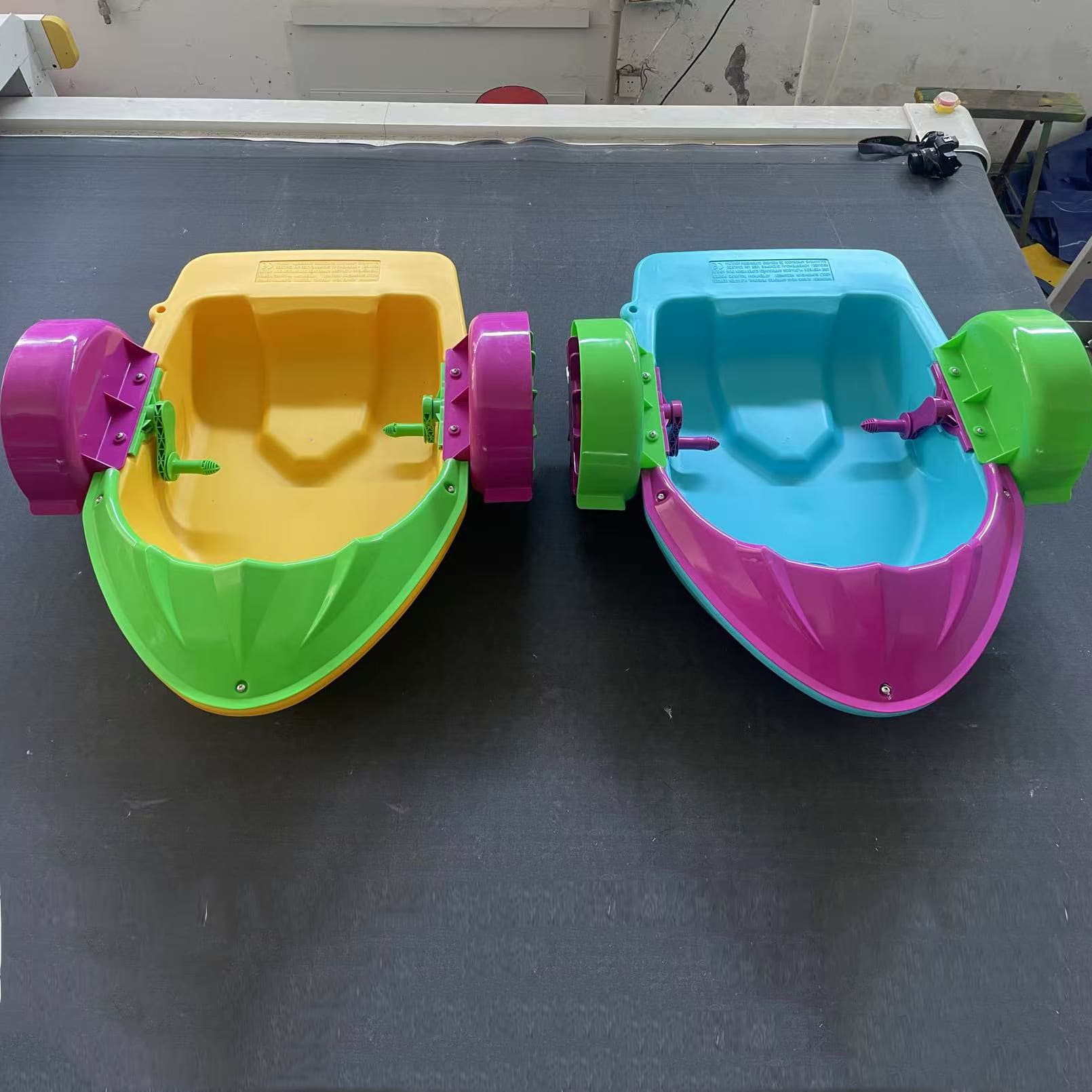 New children's water hand boat outdoor park paradise equipment inflatable pool swimming pool parent-child electric boat 4