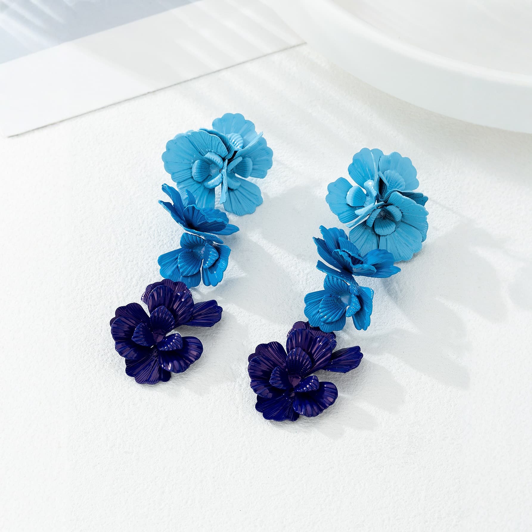 A pair of fashionable and elegant blue color-blocked long flower stud earrings for women, holiday wear gifts 5