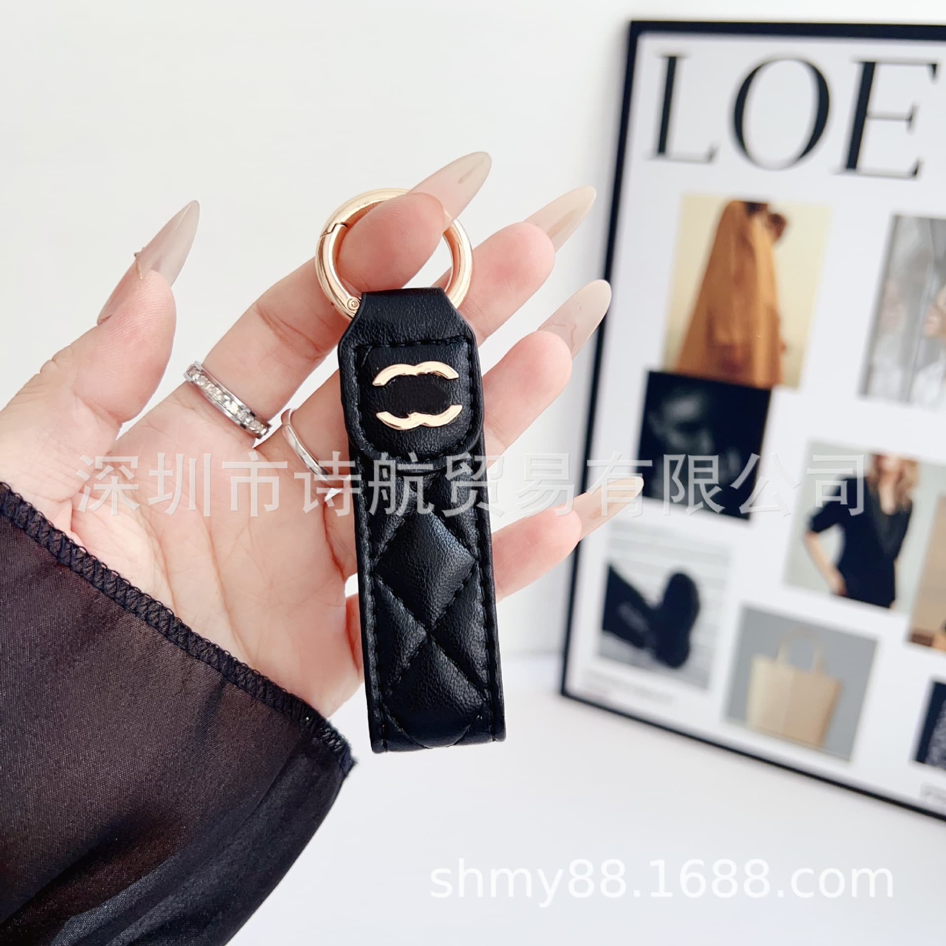2025 Hot Luxury Trendy Keychain Pendant Foreign Trade Classic European and American Fashion Brand Bag Pendant Car Keychain 3