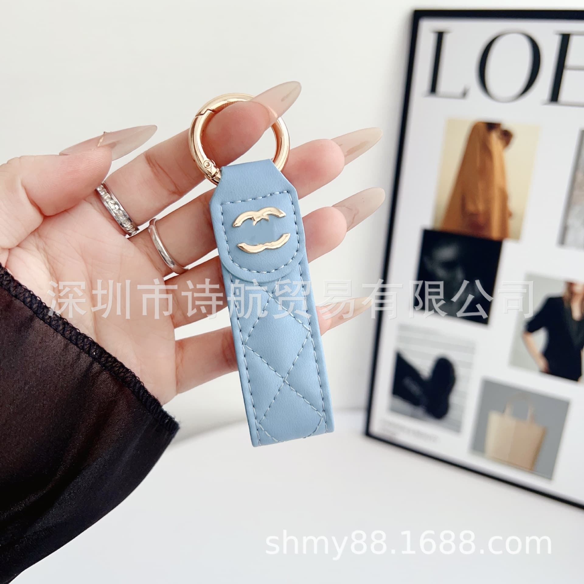 2025 Hot Luxury Trendy Keychain Pendant Foreign Trade Classic European and American Fashion Brand Bag Pendant Car Keychain 4