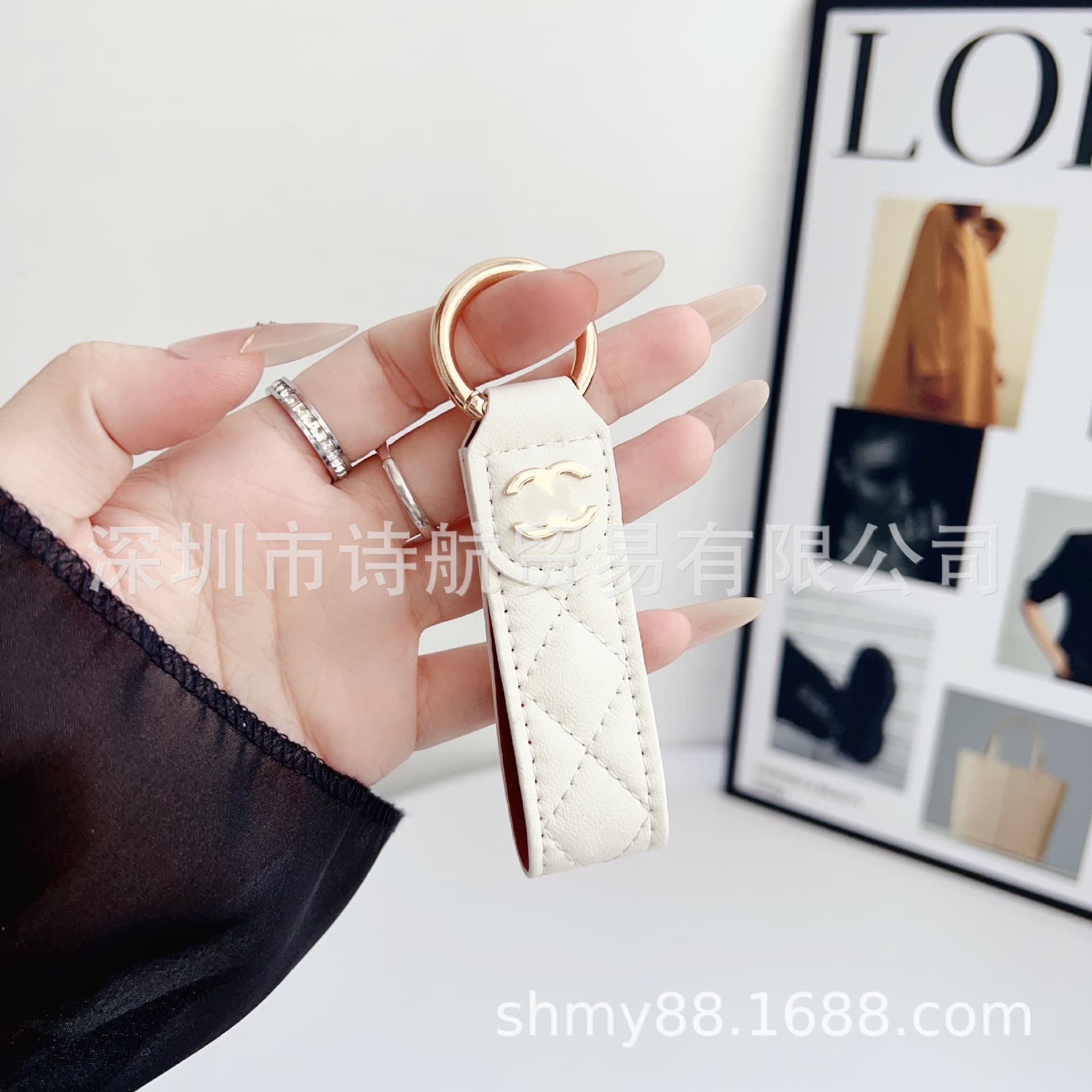 2025 Hot Luxury Trendy Keychain Pendant Foreign Trade Classic European and American Fashion Brand Bag Pendant Car Keychain 8
