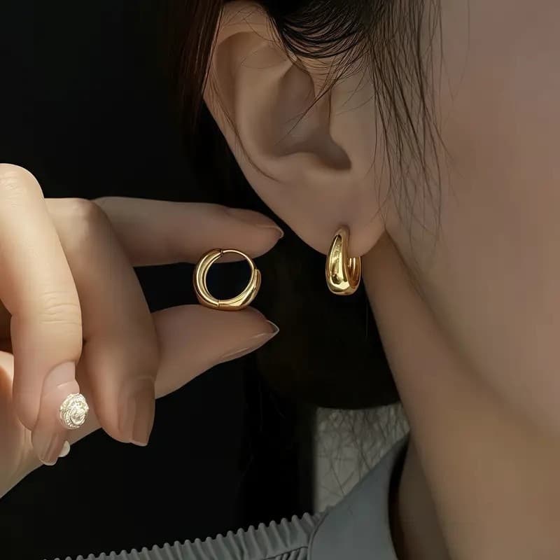 Cross-border fashion drop-shaped glossy earrings, cool style circle earrings, minimalist niche design, high-end ear jewelry 4