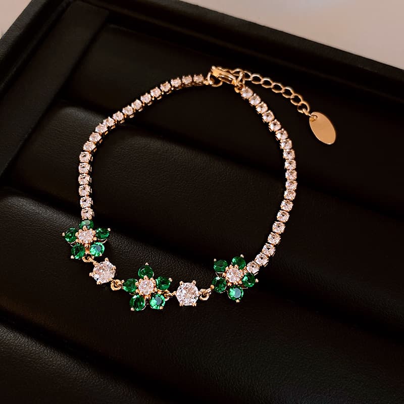 Light luxury flower spliced ​​zircon bracelet bracelet niche high-end fashion bracelet commuting unique design jewelry for women 7