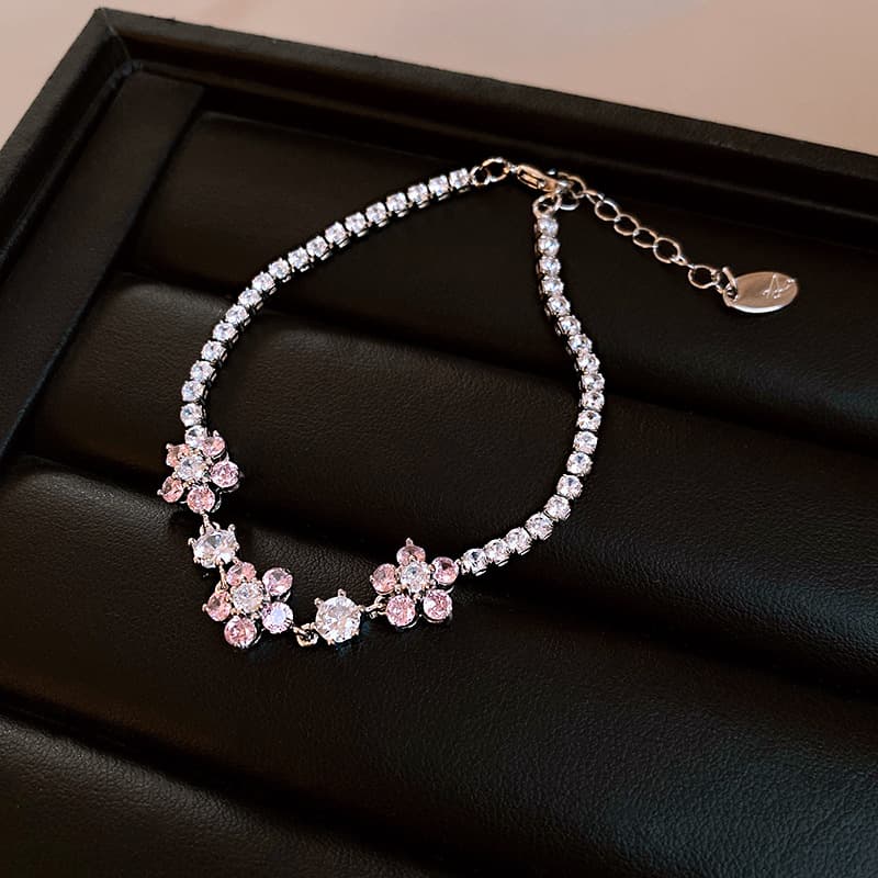 Light luxury flower spliced ​​zircon bracelet bracelet niche high-end fashion bracelet commuting unique design jewelry for women 8