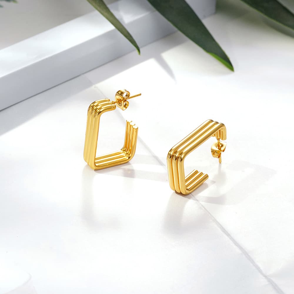 IMI European and American ins style cross-border hot sale extra large lightweight C-shaped creative earrings stainless steel YE305 3