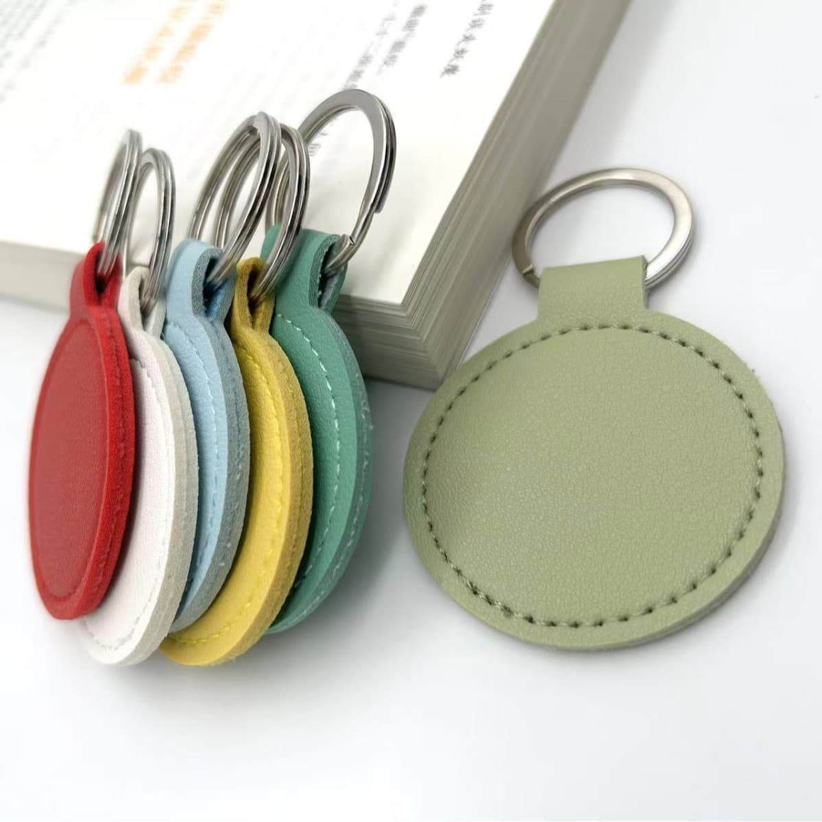 Amazon PU leather keychain simple storage business car bag accessories leather DIY keychain light luxury 4
