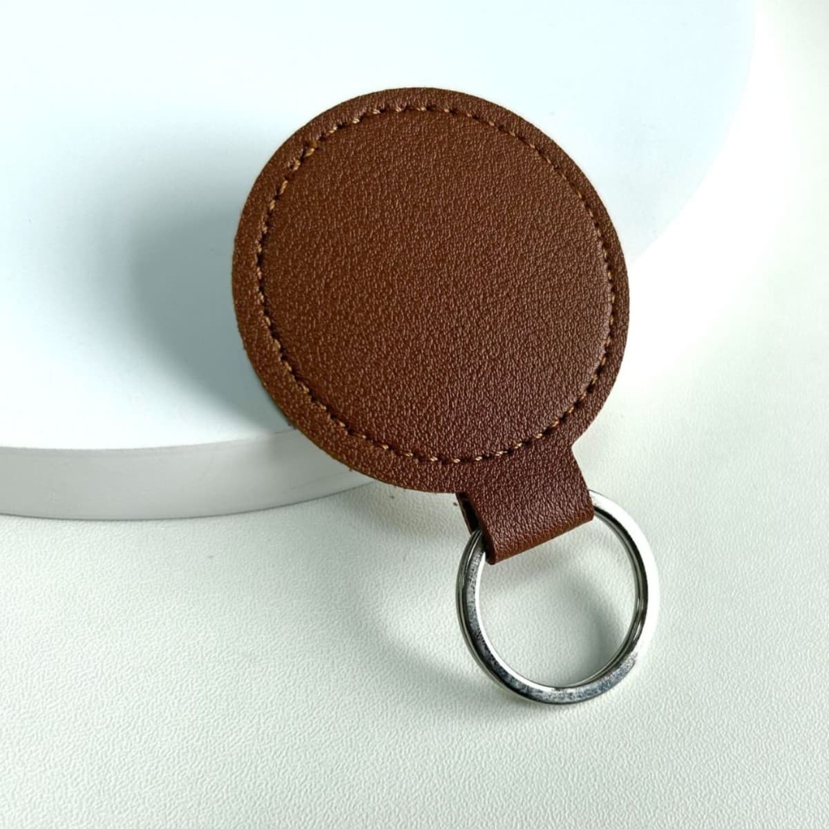 Amazon PU leather keychain simple storage business car bag accessories leather DIY keychain light luxury 9