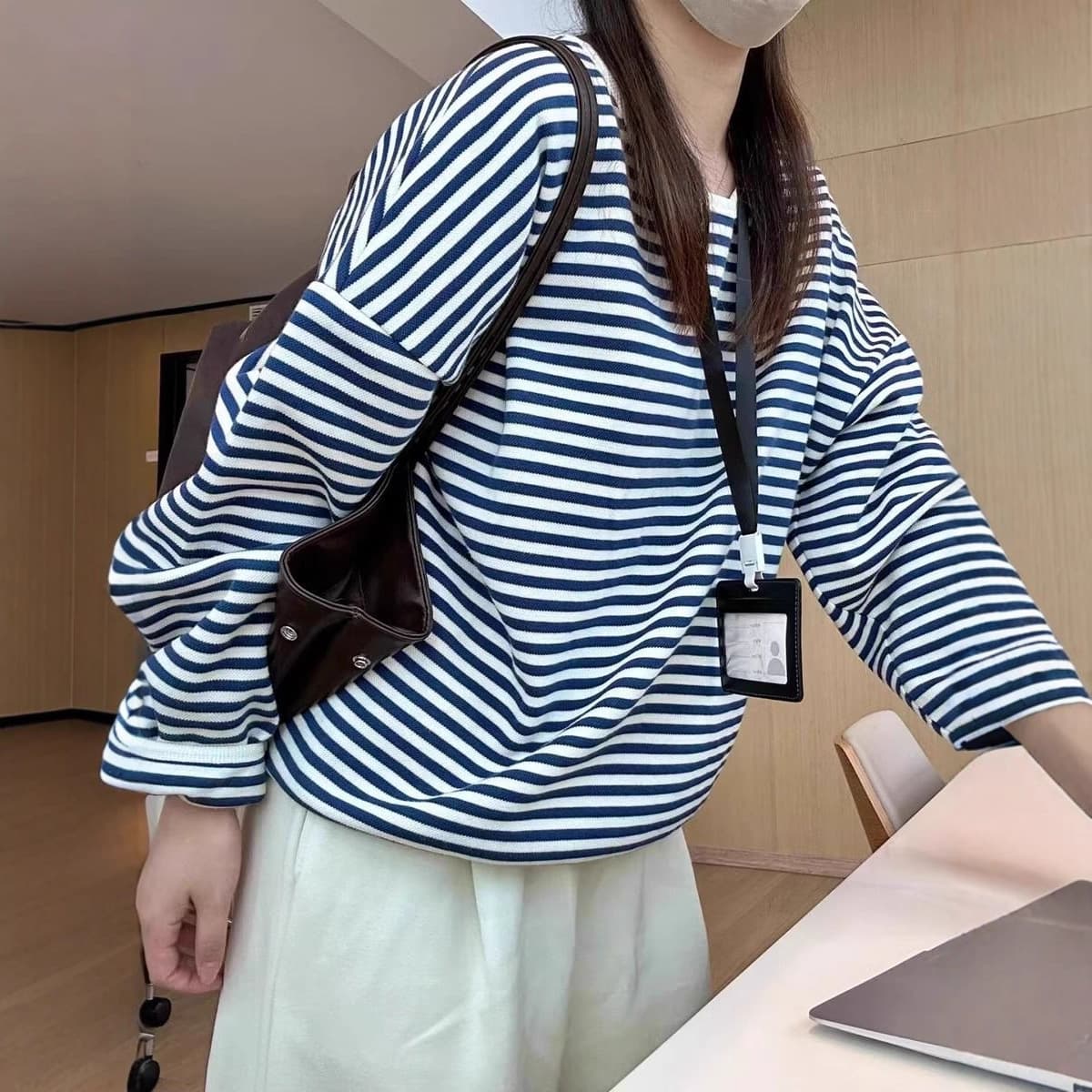 Korean style blue and white striped sweatshirt for women, super hot trend in autumn, chic, relaxed, lazy style, loose long-sleeved top 5