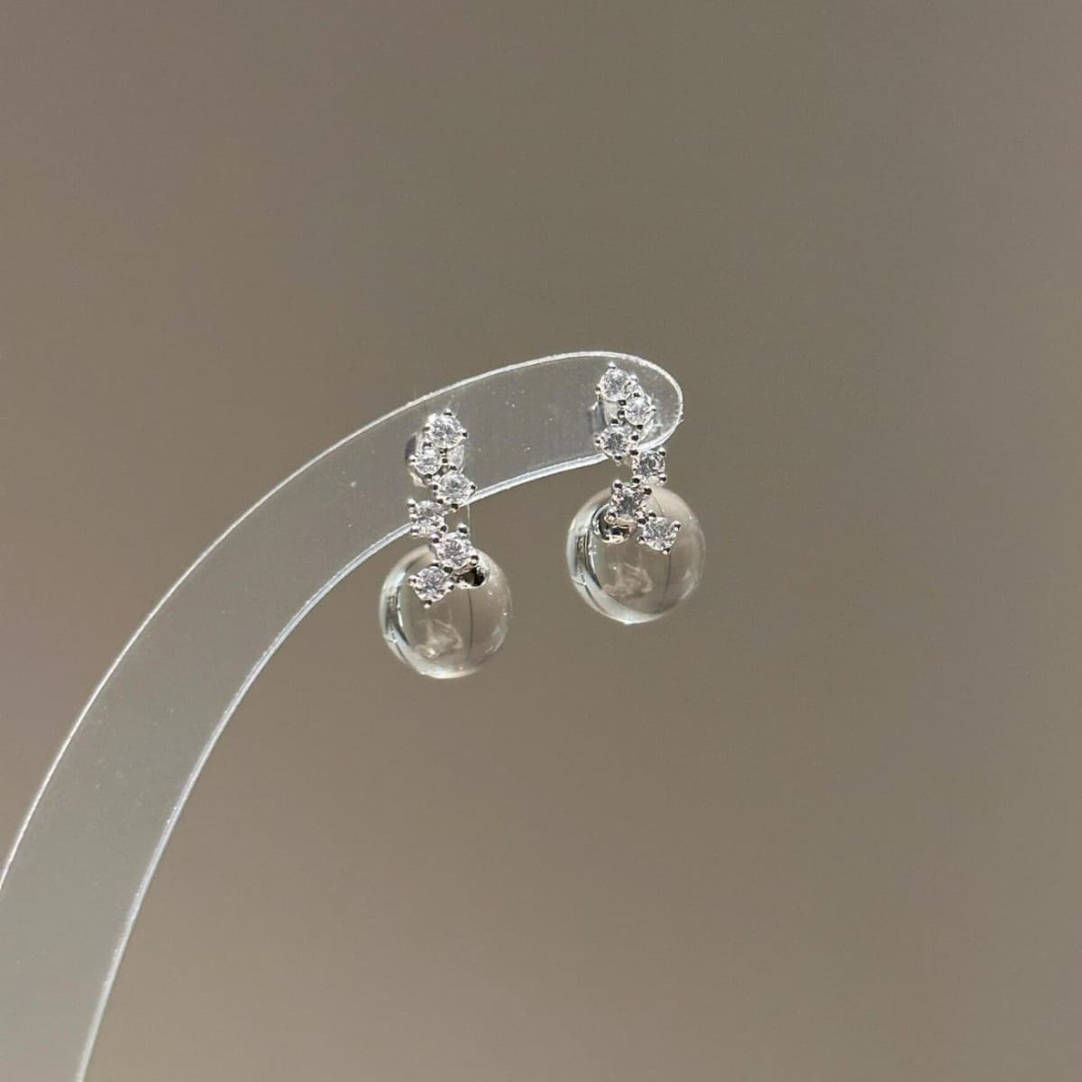 Cold style jewelry, star earrings for women, elegant, light, luxurious, niche, versatile, exquisite, compact, high-end atmosphere earrings 1