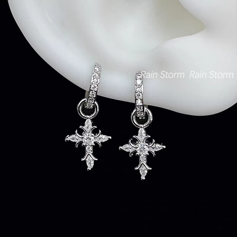 [Xunguang] Cold style sparkling cross pendant earrings, retro personality, light luxury, sweet and cool style double ear pierced earrings