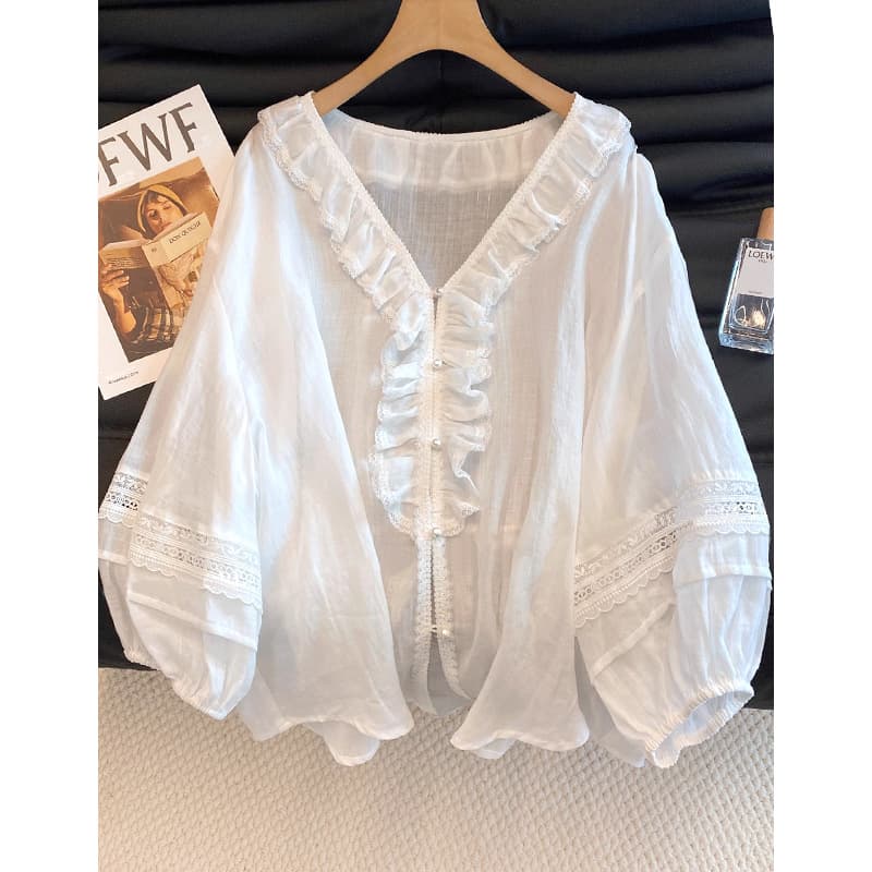 White pleated lace stitching V-neck single-breasted shirt for women 2025 summer new style versatile loose top for commuting 1