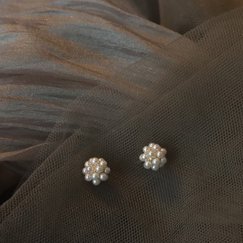 S925 sterling silver sweet retro pearl earrings summer exquisite light luxury earrings temperament versatile simple and compact
