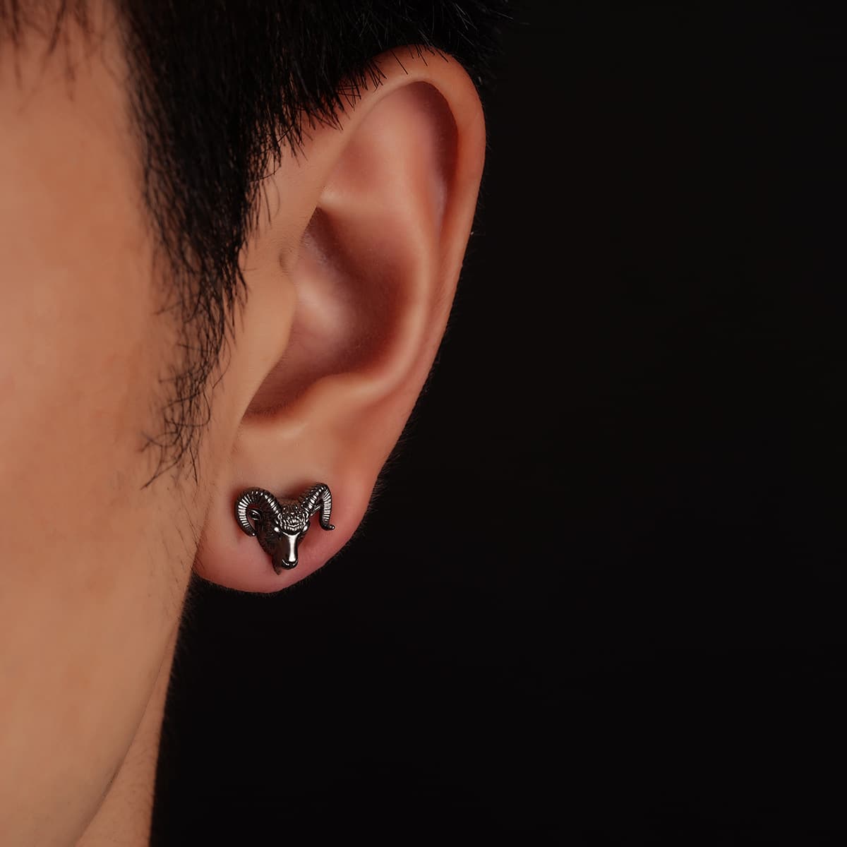 Cross-border zodiac sheep earrings for men, fashionable and trendy original design magnetic ear clips for women, personalized and versatile accessories 4
