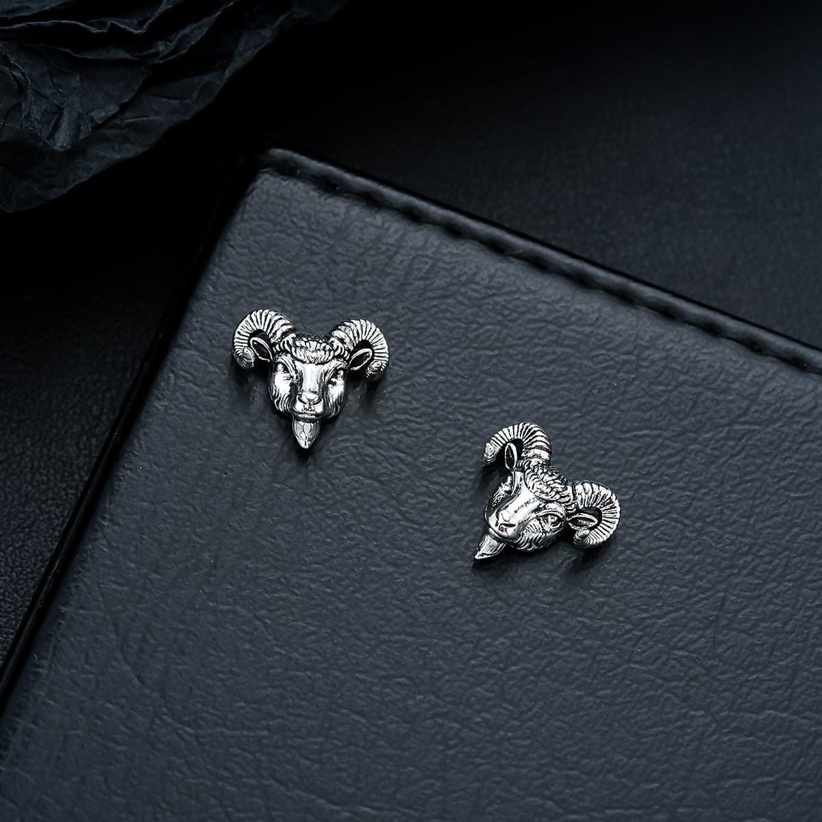 Cross-border zodiac sheep earrings for men, fashionable and trendy original design magnetic ear clips for women, personalized and versatile accessories 9