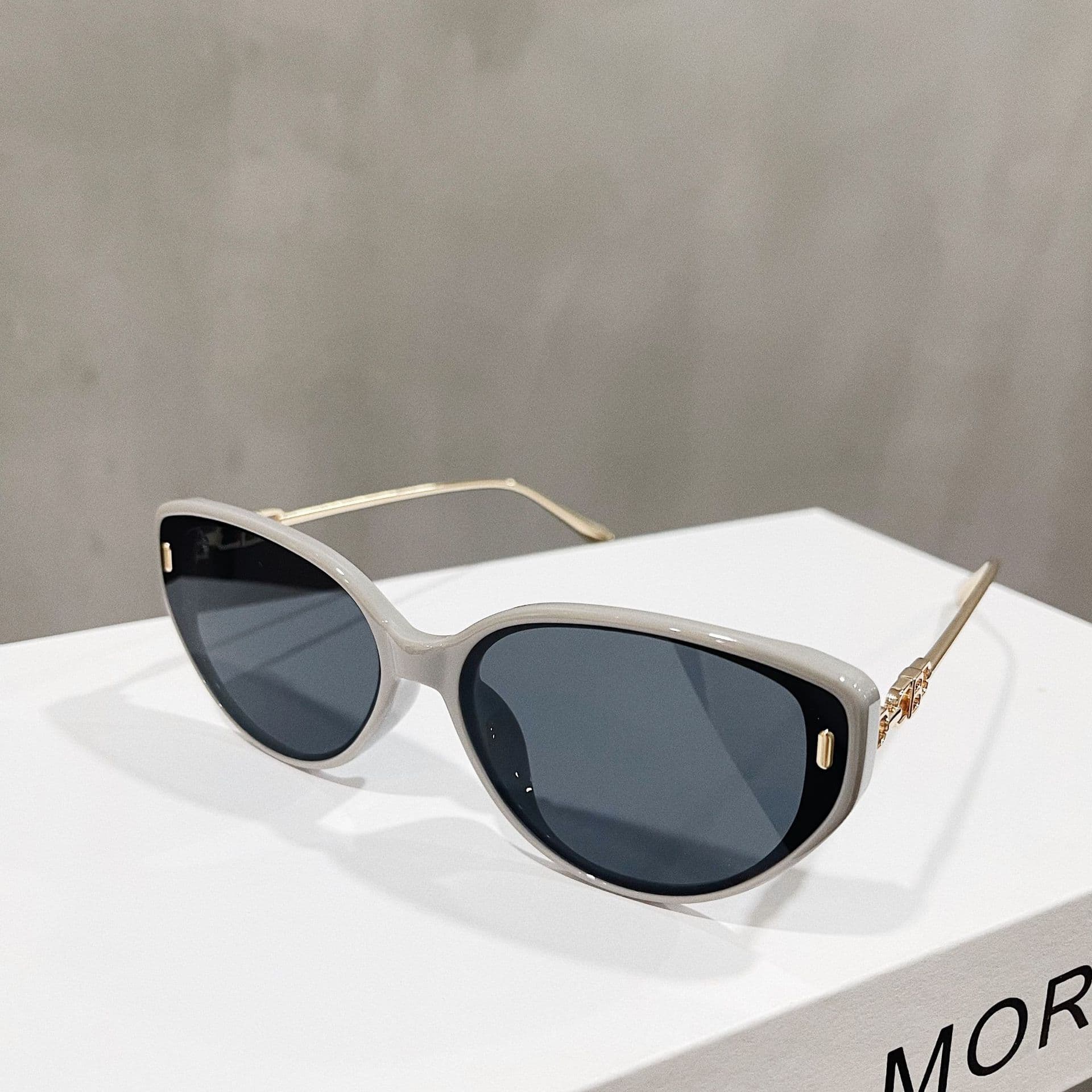 Cross-border new cat-eye sunglasses for women, brown, anti-UV, high-end sunglasses for driving, factory direct supply and wholesale 10