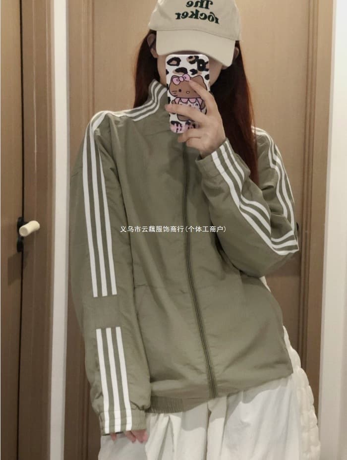 Classic three-stripe sports windbreaker for men and women, clover embroidered stand-up collar jacket, spring and autumn 41390 6