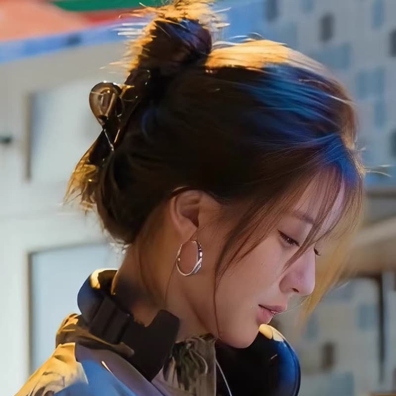 Xu me dazzling Zhao Lusi and Xu Yan's same love clip, high-end back head hairpin shark clip hairpin headgear 5