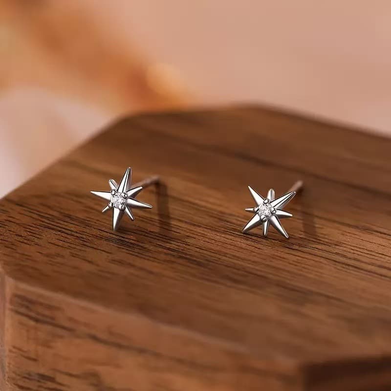 Exquisite and fashionable eight-pointed star earrings, fashionable, simple, niche design, versatile, daily wear earrings for women 7