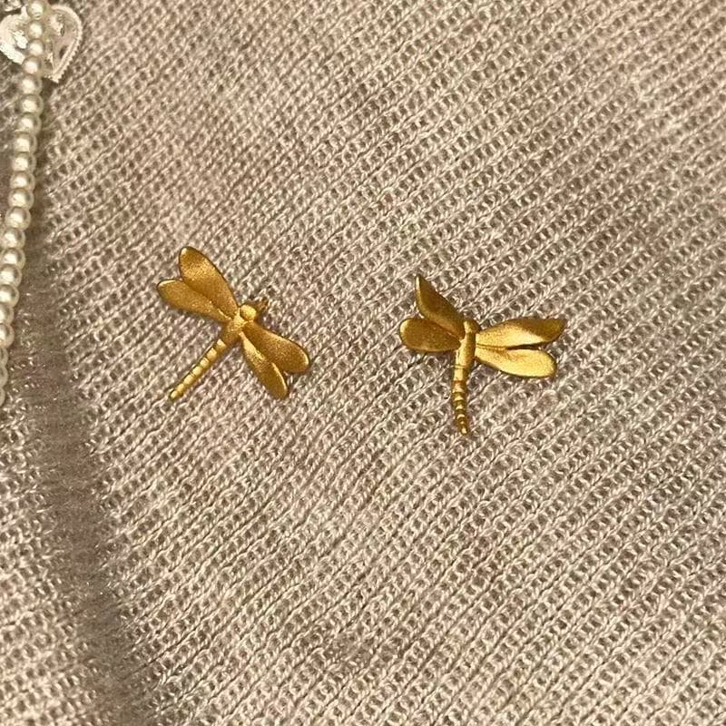 Exquisite and luxurious small dragonfly earrings for women, cute temperament, compact commuter student earrings, autumn and winter new styles wholesale 5