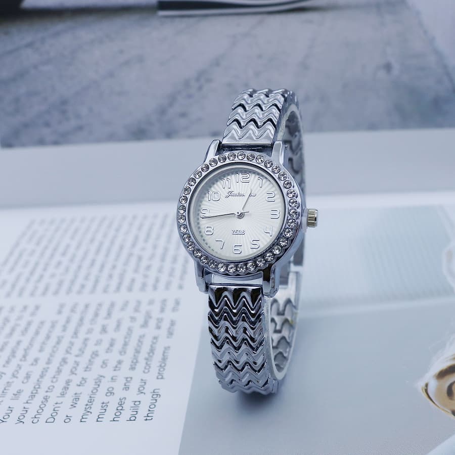 New Korean fashion cross-border popular women's watch women's style niche mid-century style round high-value gold model