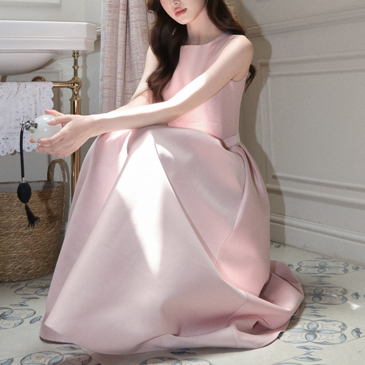 avenemen/Hepburn skirt/French waisted sleeveless dress with gold style high-end design mid-length dress 4