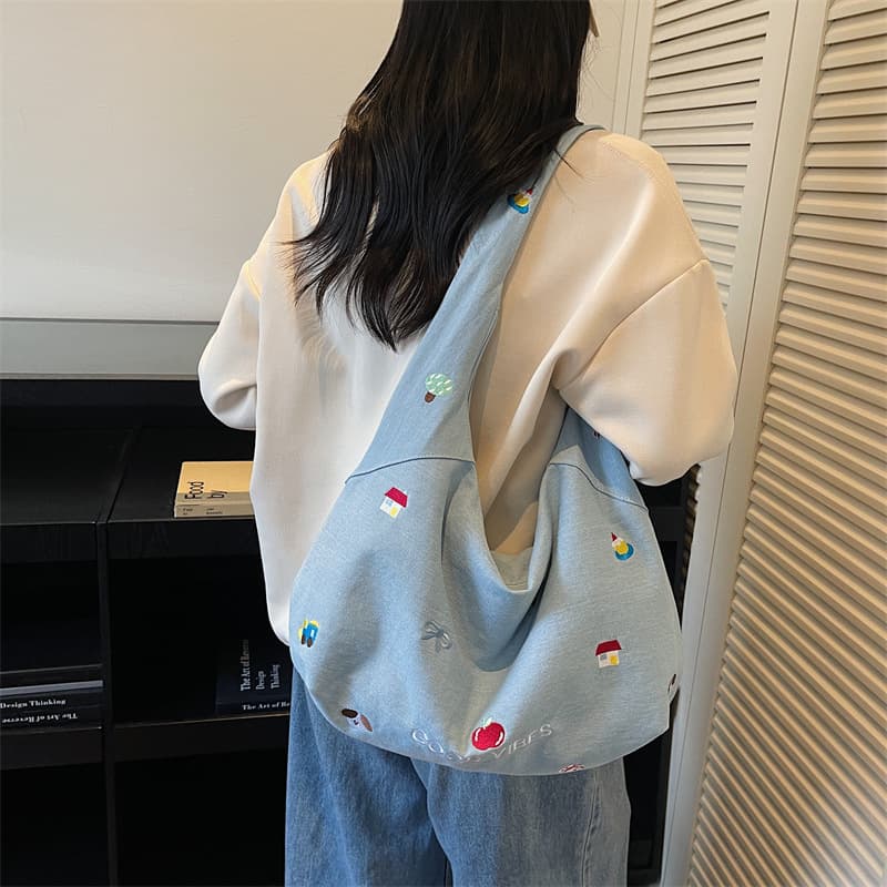 Large-capacity class canvas bag for women's literary commuter zipper bag crossbody bag versatile embroidered denim tote bag 2